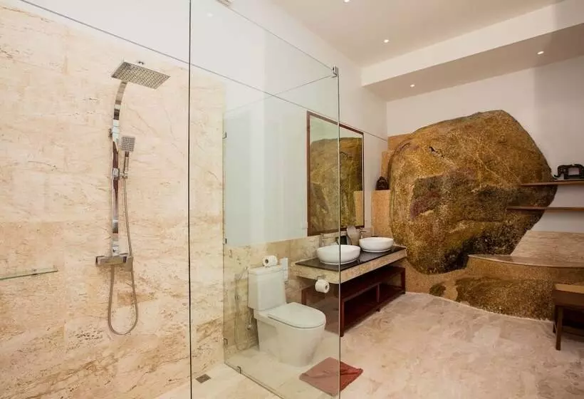 ویلای 2 خوابه با چشم‌انداز دریا, Sandalwood Luxury Villa Resort