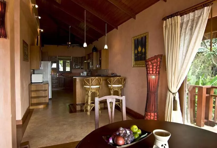 ویلای 2 خوابه, Sandalwood Luxury Villa Resort