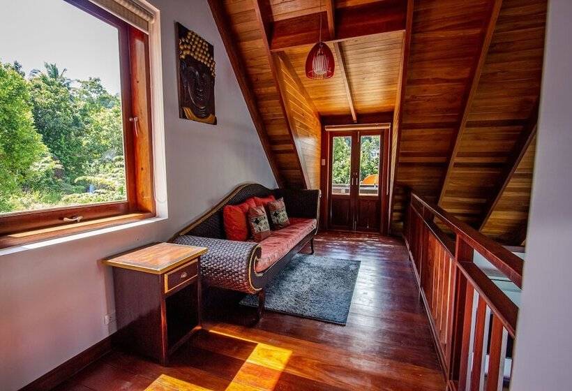 수영장이 있는 3베드룸 빌라, Sandalwood Luxury Villa Resort