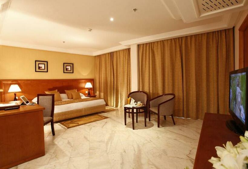 سوییت جونیور, Tunis Grand