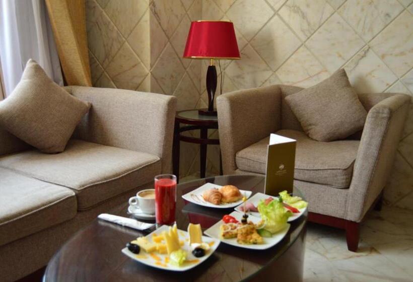 اتاق اجرایی, Tunis Grand