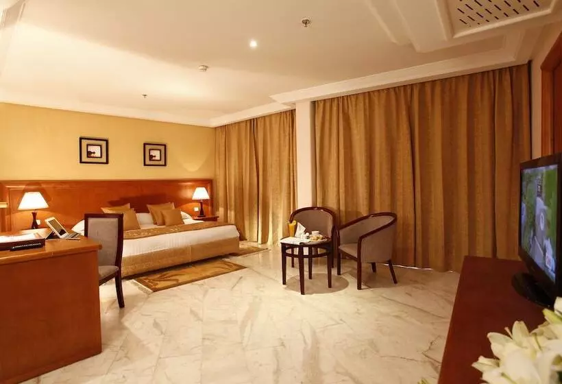 اتاق اجرایی, Tunis Grand