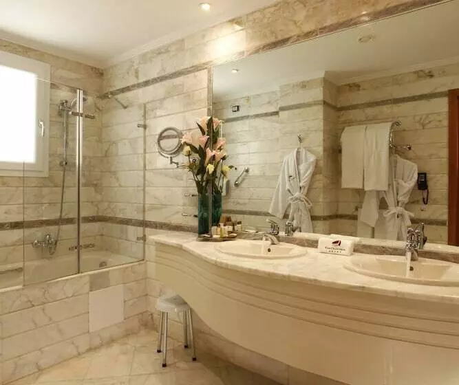 اتاق اجرایی, Tunis Grand