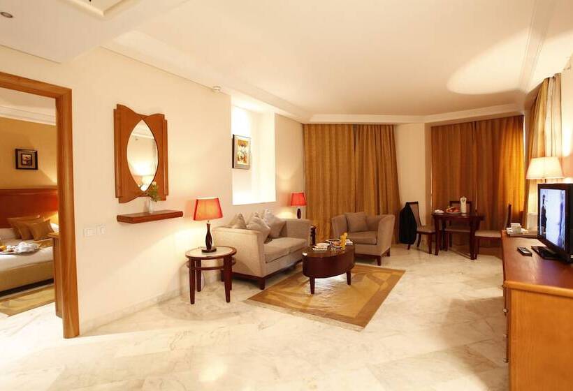 سوییت جونیور, Tunis Grand