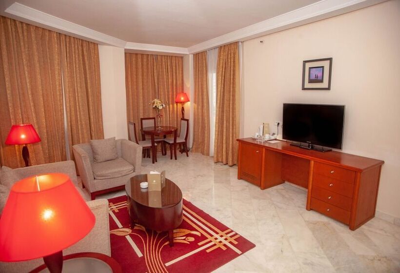 سوییت جونیور, Tunis Grand