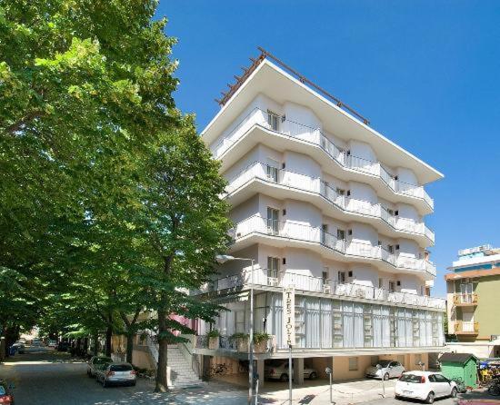 اتاق استاندارد سه تخته با بالکن, Très Jolie