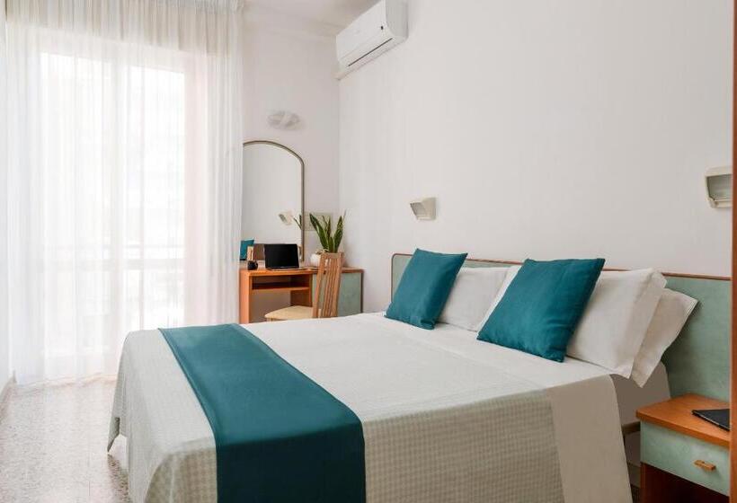 اتاق استاندارد چهارنفره با بالکن, Très Jolie