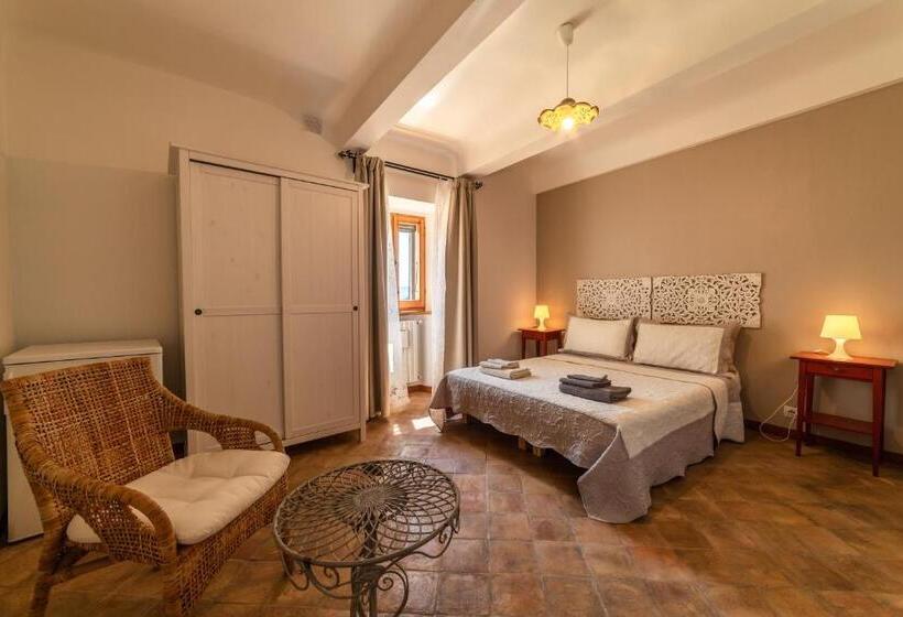 חדר סטנדרטי לשלושה עם נוף, San Leo Albergo Diffuso