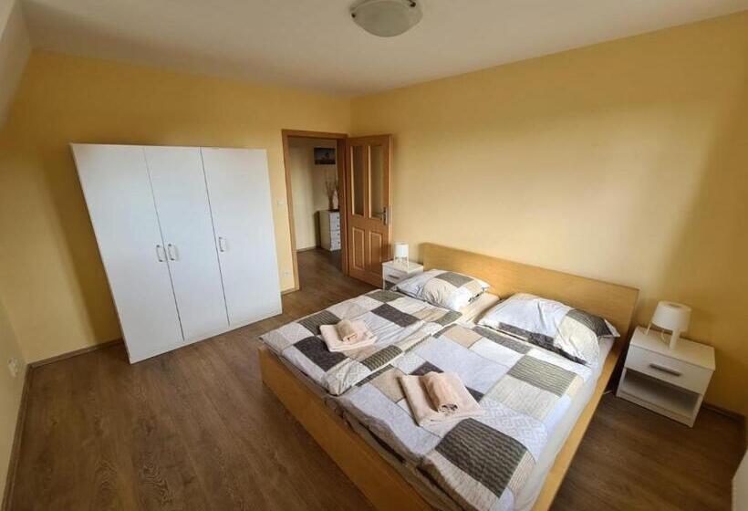 침실 2개 아파트, Penzion Hradební