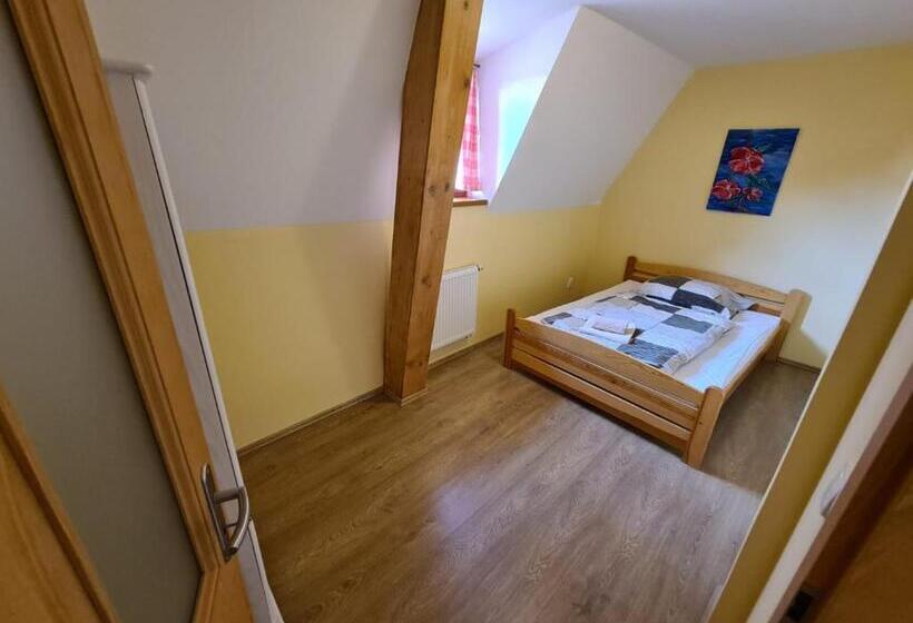 ２ベッドルームアパートメント, Penzion Hradební