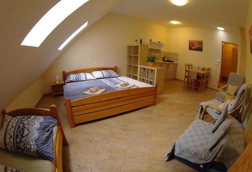 스탠다드 트리플 룸, Penzion Hradební