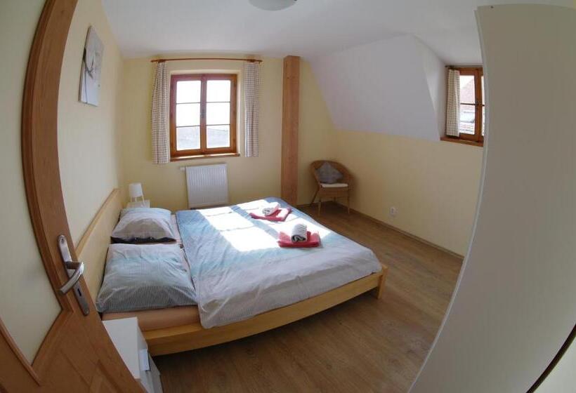 ２ベッドルームアパートメント, Penzion Hradební