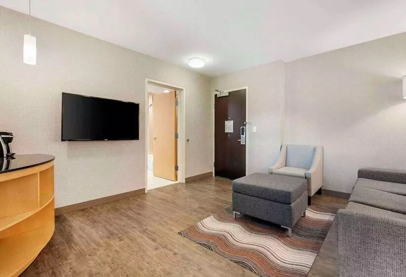 سوئیت برای معلولان, Cambria Hotel Madison East