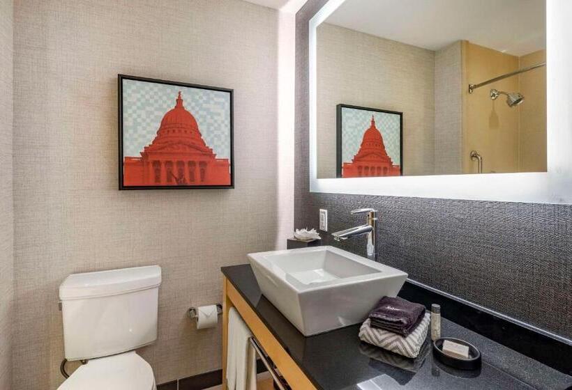 スイート, Cambria Hotel Madison East