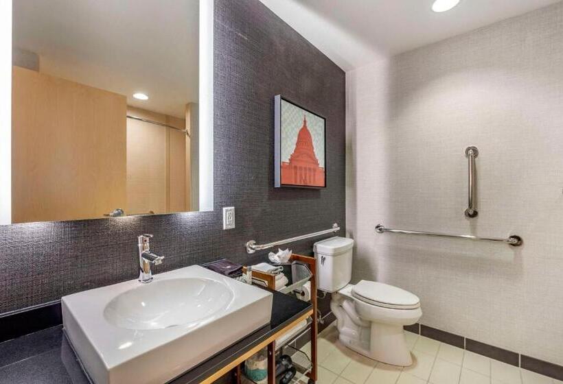 身障者適用スイートルーム, Cambria Hotel Madison East