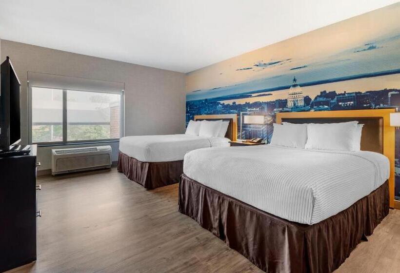 Люкс Адаптированный для Инвалидов, Cambria Hotel Madison East