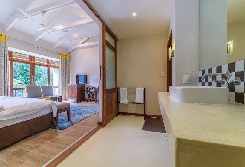 Номер Deluxe, Casterbridge Hollow Boutique