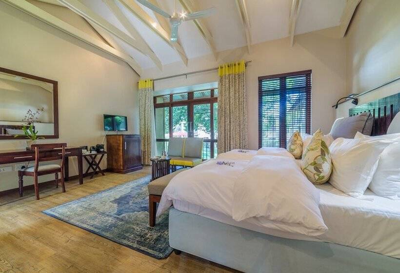 Номер Deluxe, Casterbridge Hollow Boutique