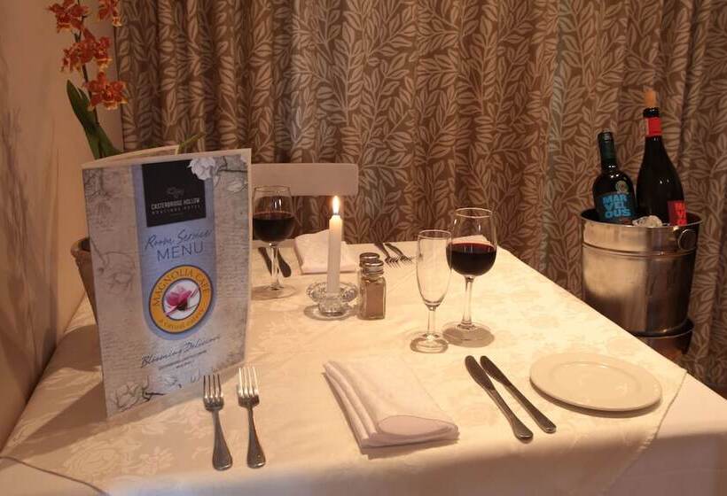 Семейный Номер, Casterbridge Hollow Boutique