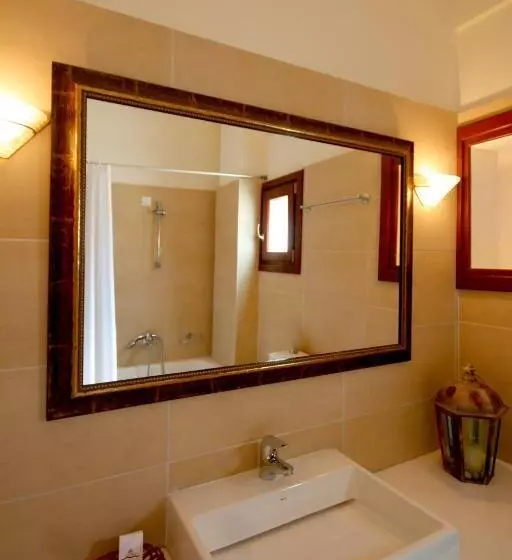 سوییت, Clara Resort