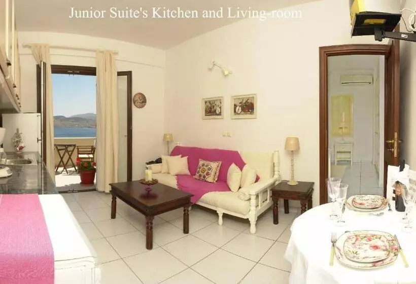 سوییت, Clara Resort