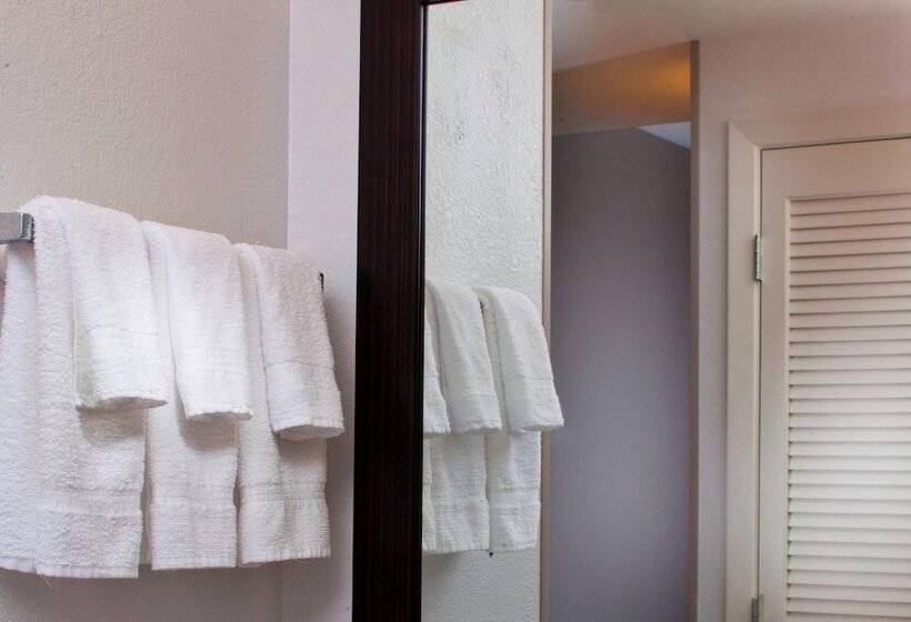 ２ダブルベッドのスタンダードルーム, Courtyard By Marriott New Orleans Metairie