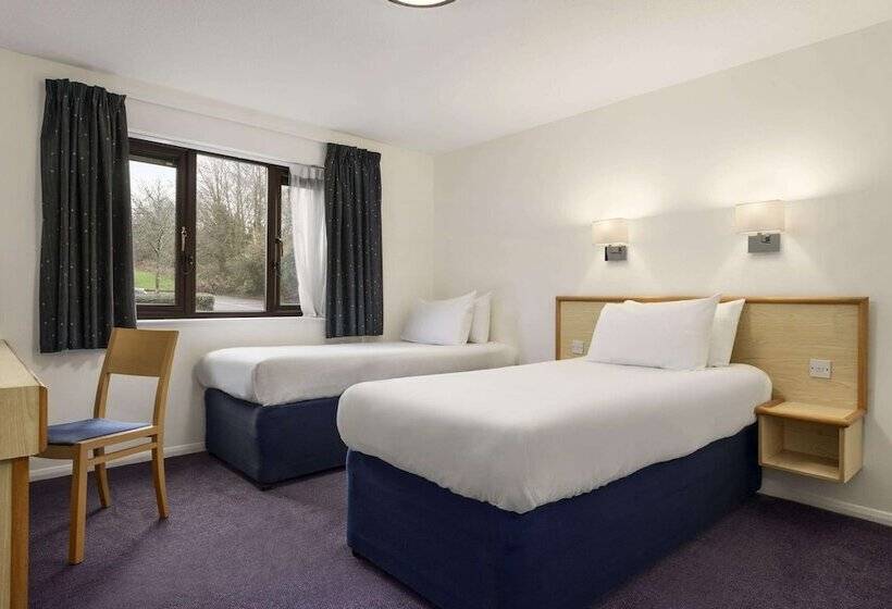 장애인을 위한 스탠다드 룸, Days Inn Bridgend Cardiff