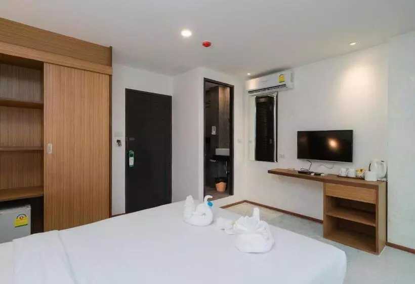 バルコニー付きデラックスルーム, Destination Patong