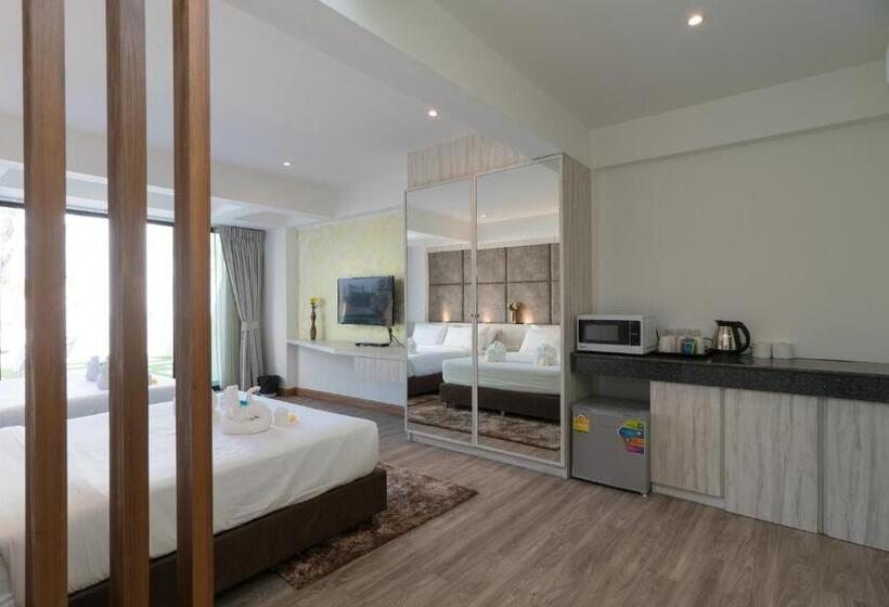 デラックスの４人部屋, Destination Patong