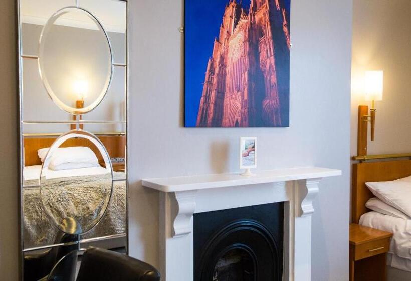 Номер Стандарт Трехместный, Hedley House Hotel & Apartments