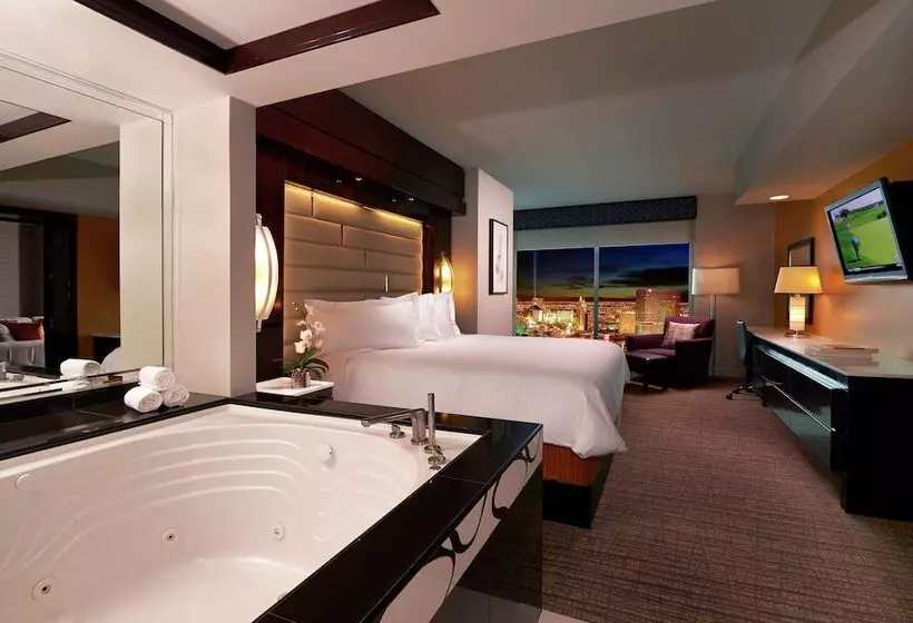 سوئیت 2 خوابه, Hilton Grand Vacations Club Elara Center Strip Las Vegas