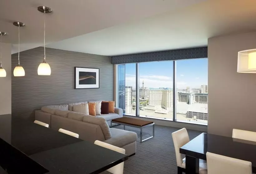 سوئیت 2 خوابه, Hilton Grand Vacations Club Elara Center Strip Las Vegas