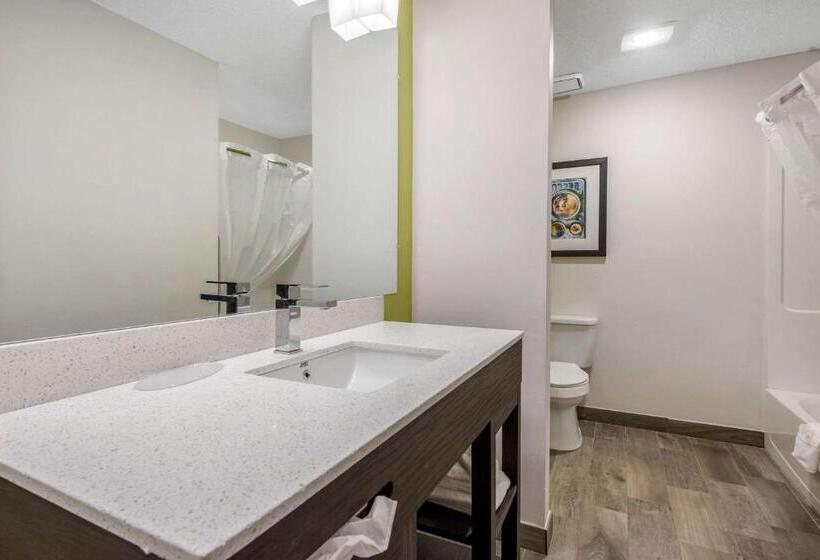 스위트 킹사이즈 침대, Quality Inn