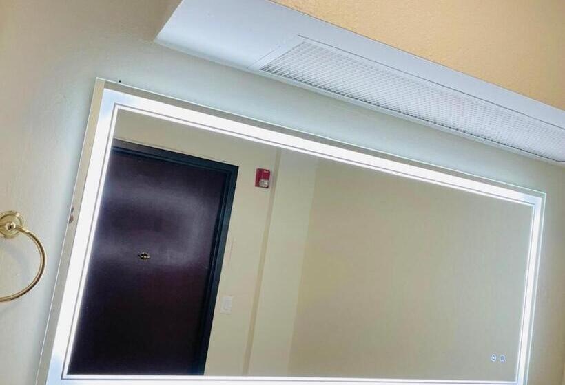 디럭스 스위트 킹 침대, Quality Inn And Suites Lafayette