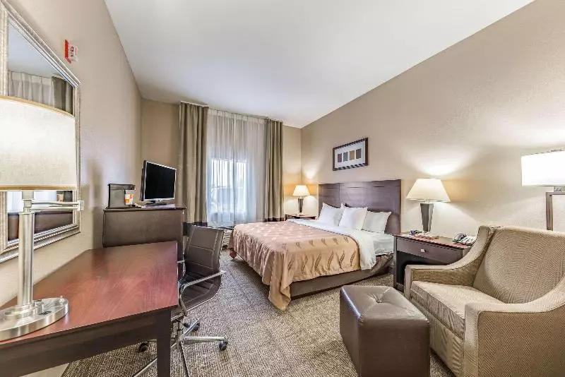 キングサイズベッドのスタンダードルーム, Quality Inn West Plano  Dallas