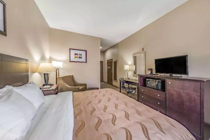 キングサイズベッドのスタンダードルーム, Quality Inn West Plano  Dallas