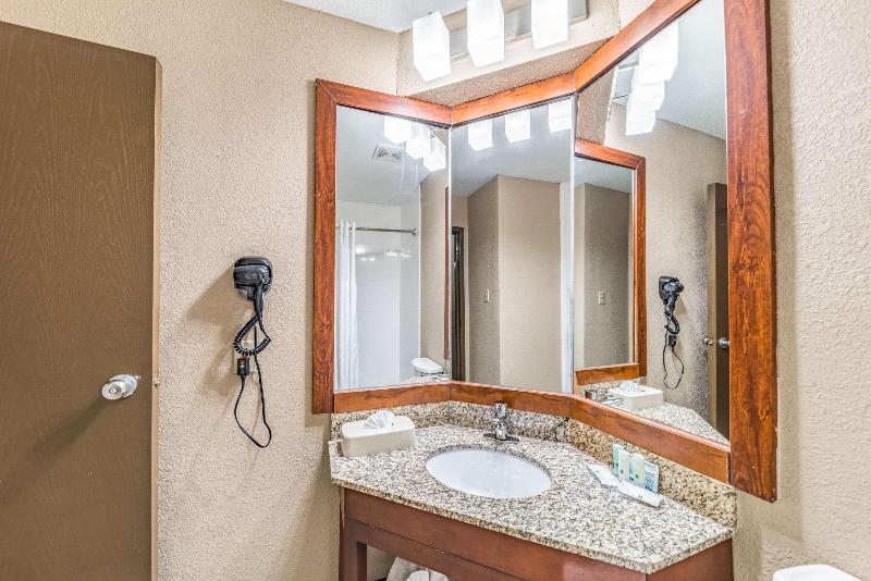 غرفة قياسية سرير كينج, Quality Inn West Plano  Dallas