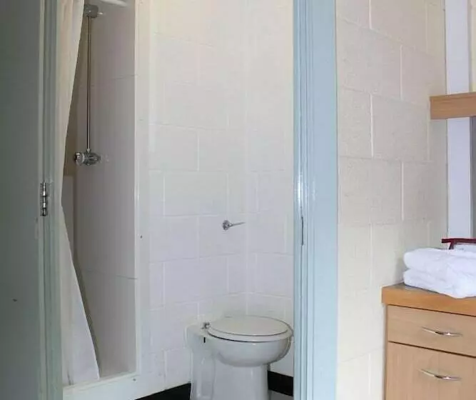 スタンダードシングルルーム, Queens University Belfast   Elms Village   Hostel