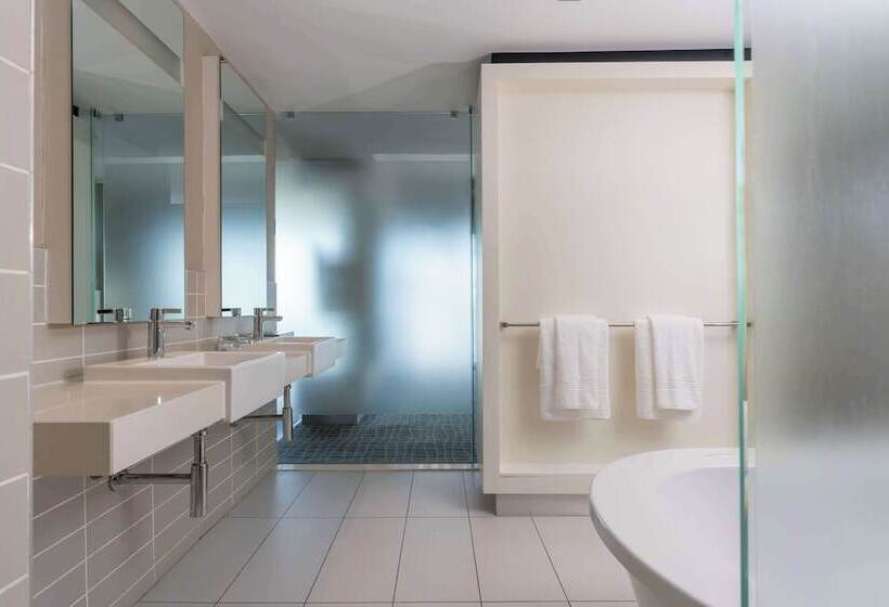 סוויטת ג'וניור נוף לים, Radisson Blu Hotel, Port Elizabeth