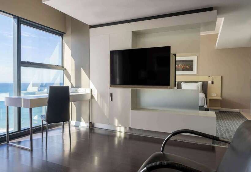 סוויטת ג'וניור נוף לים, Radisson Blu Hotel, Port Elizabeth