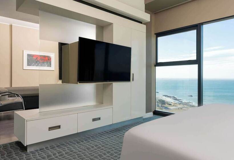 סוויטת ג'וניור נוף לים, Radisson Blu Hotel, Port Elizabeth