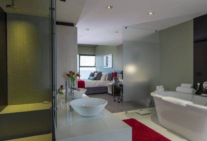 חדר פרמיום נוף לים, Radisson Blu Hotel, Port Elizabeth