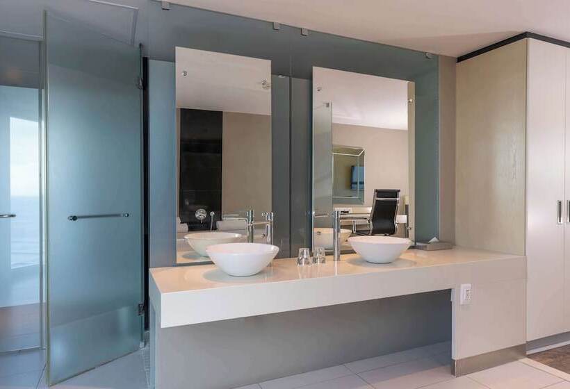 סוויטה נוף לים, Radisson Blu Hotel, Port Elizabeth