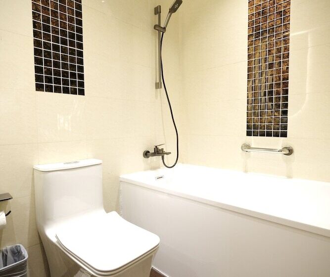 اتاق خانوادگی, Rest Bugis