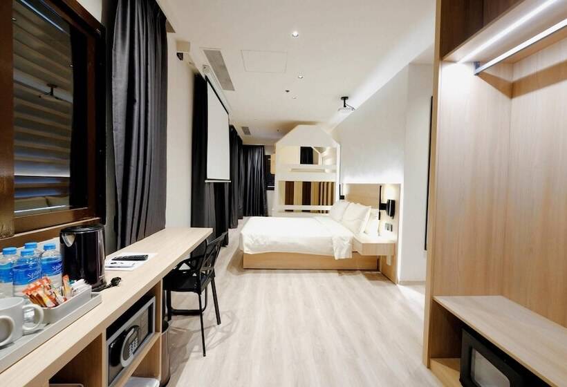 اتاق خانوادگی, Rest Bugis