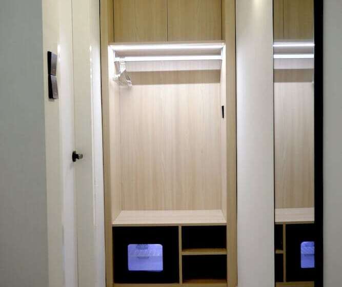 اتاق لوکس, Rest Bugis