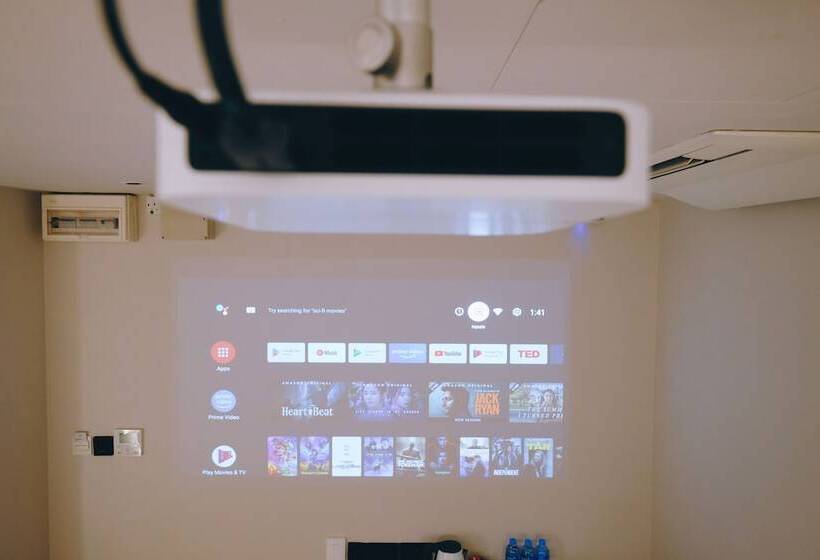 اتاق لوکس, Rest Bugis