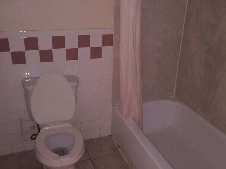 Номер Стандарт, Scottish Inn & Suites Iah West