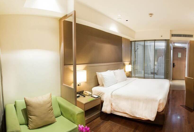 اتاق سوپریور با چشم‌انداز استخر, Signature Pattaya