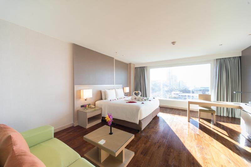 استودیوی استاندارد, Signature Pattaya